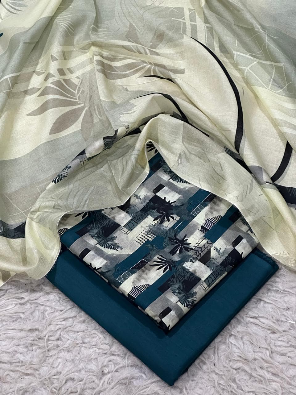 Alkaram digital printed lawn 3-piece unstitched suit with printed dupatta and dyed trouser summer collection 2026 multiple colors pakistan