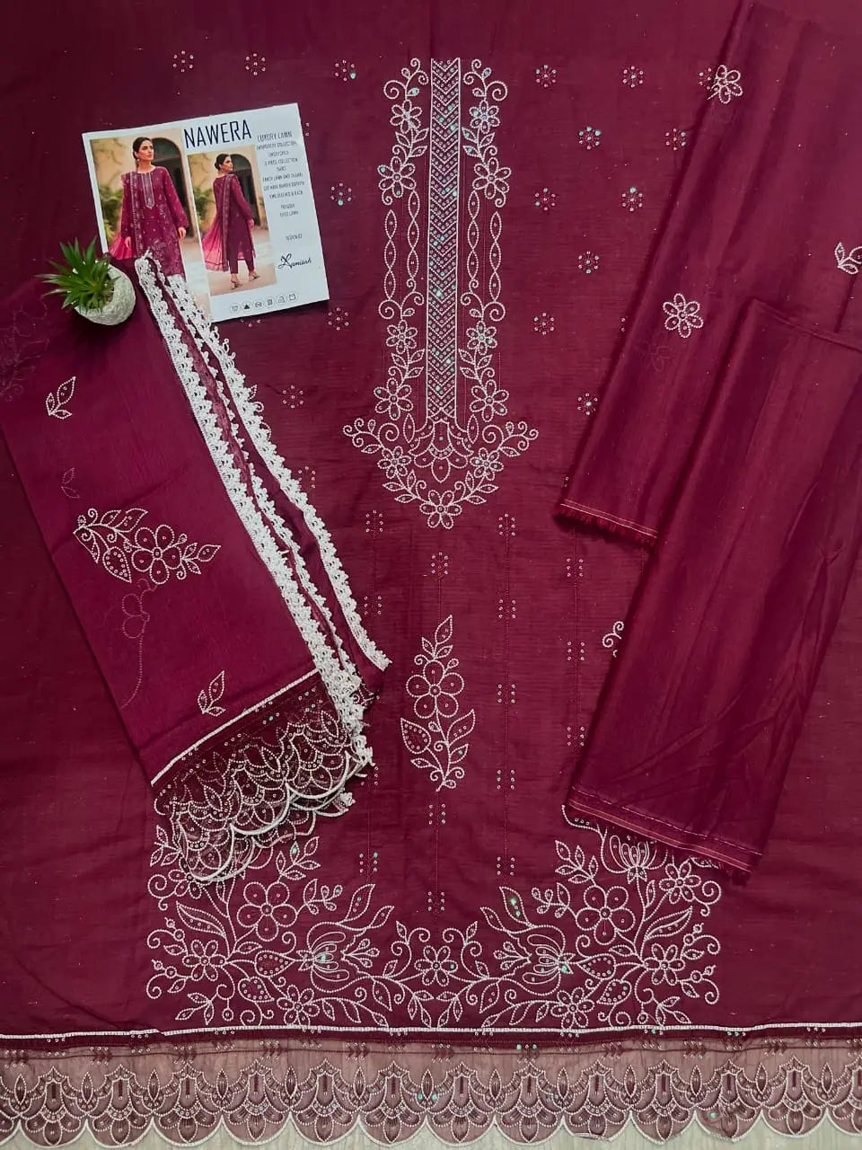 Lamisah Nawera Embroidered Doriya Lawn Suit - Mauve Pink | Royal Nexus