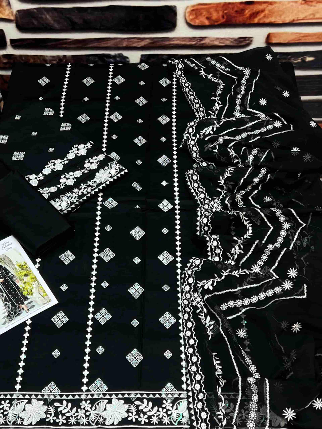 Luxury Embroidered Lawn 3PC | Bareeze Summer Collection | Black | 2026