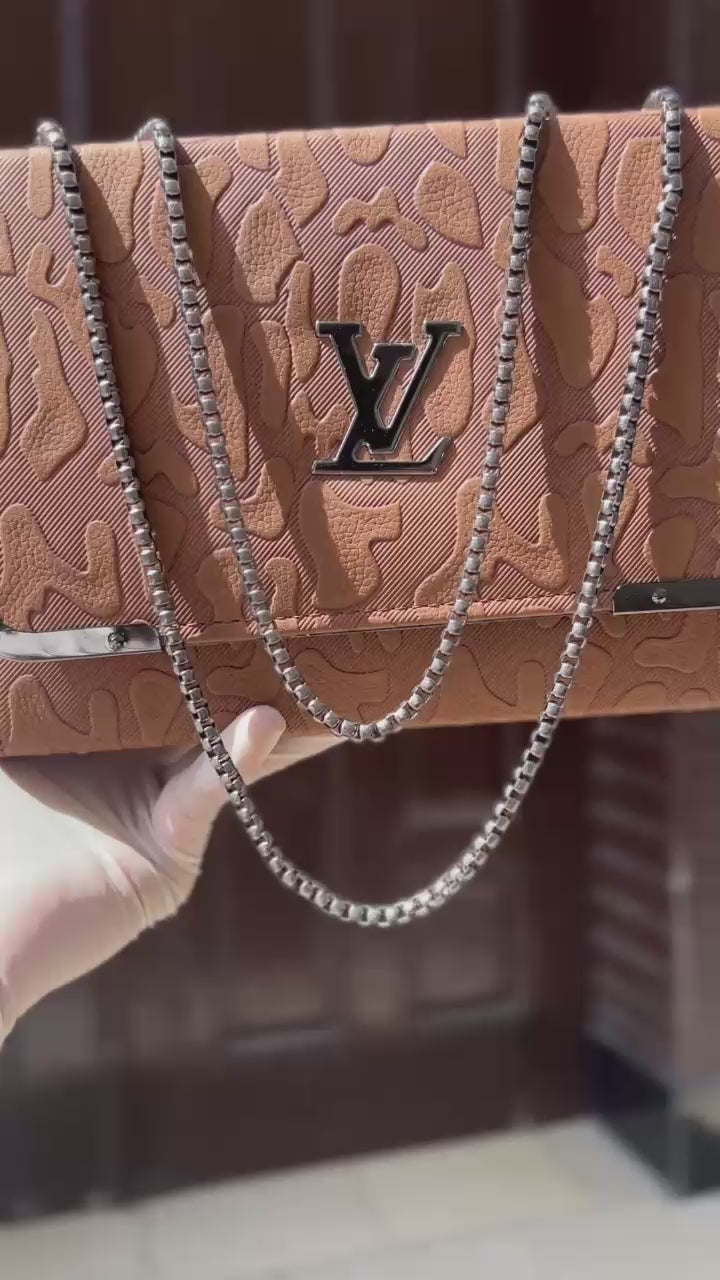 Camel brown tan embossed flap chain shoulder bag for women luxury style 2 in 1 gunmetal chain handbag 2026 Royal Nexus