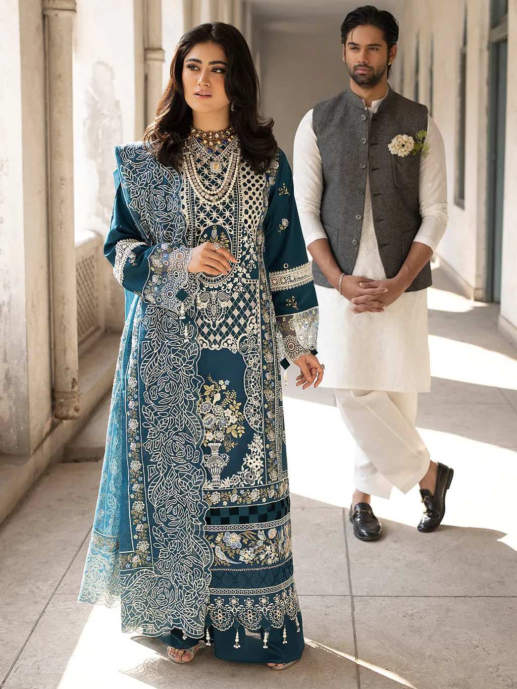Luxury embroidered lawn 3 piece suit with khaddi net dupatta